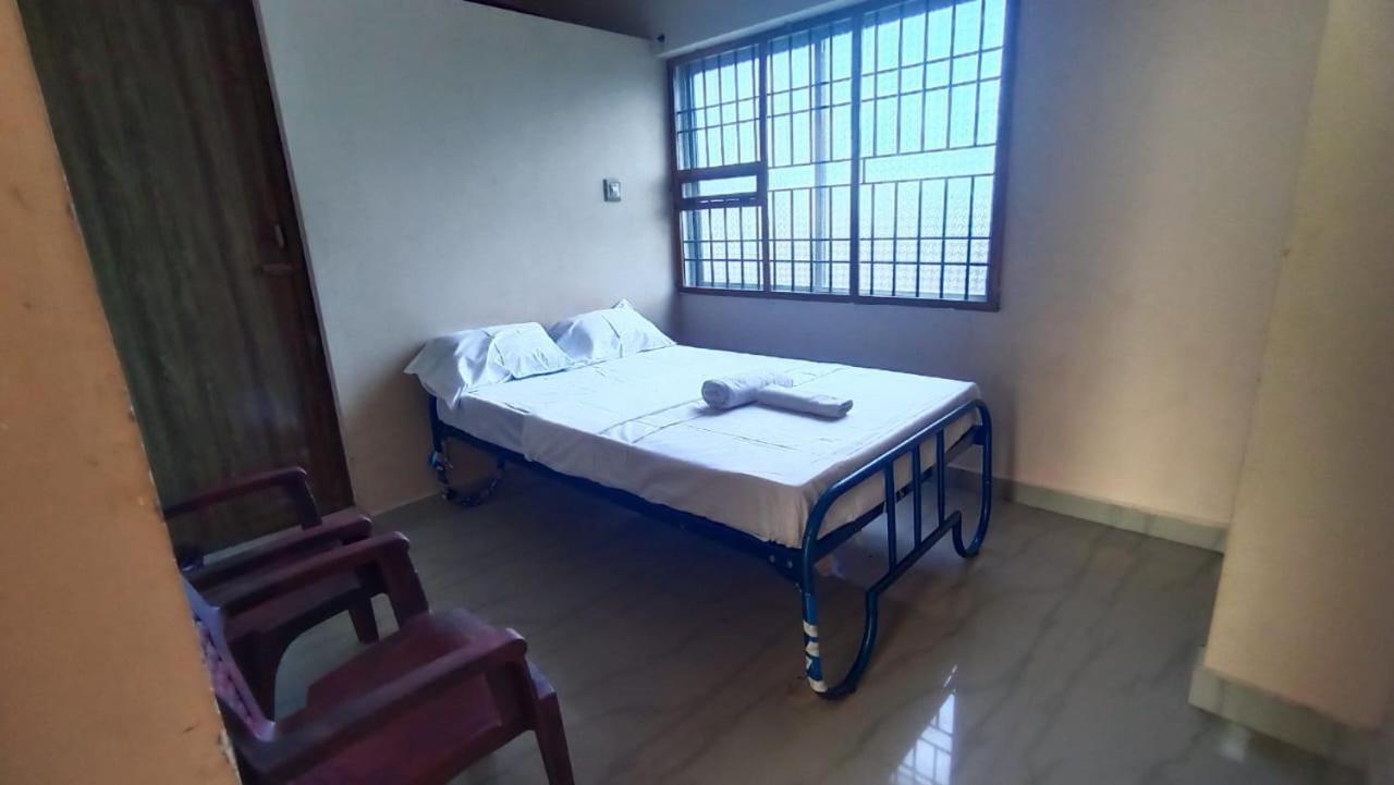 Thiru Arunai Guest House Tiruvannamalai Bagian luar foto